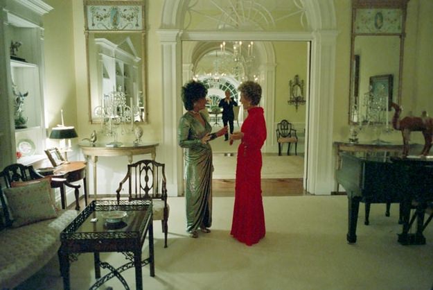 Nancy Reagan talking to Elizabeth Taylor