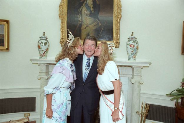 1981 Miss Universe Shawn Weatherly and 1981 Miss USA Kim Seel Brede in the Oval Office