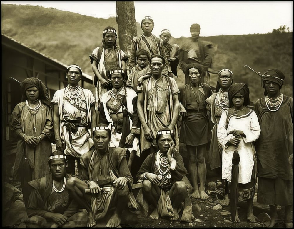 Taiwan Aborigines, Bunun tribe, Formosa, 1900.