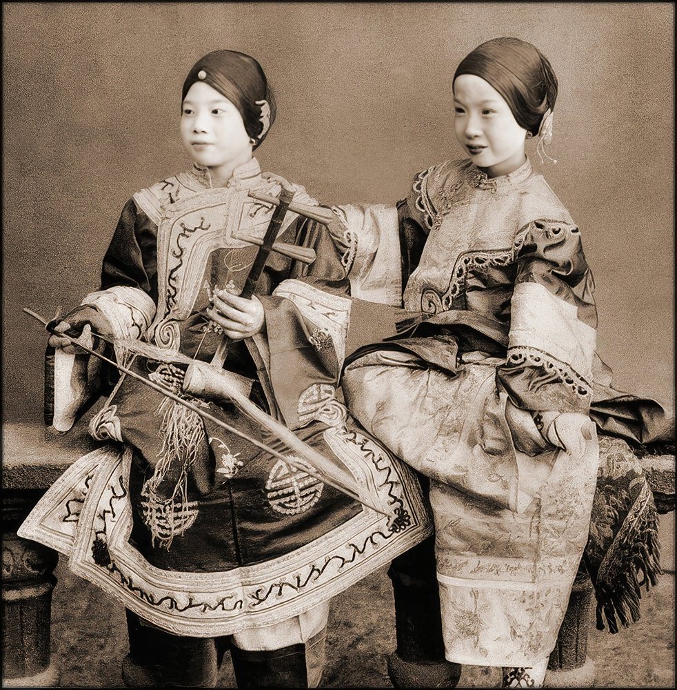 Singing girls, Hong Kong, 1901.