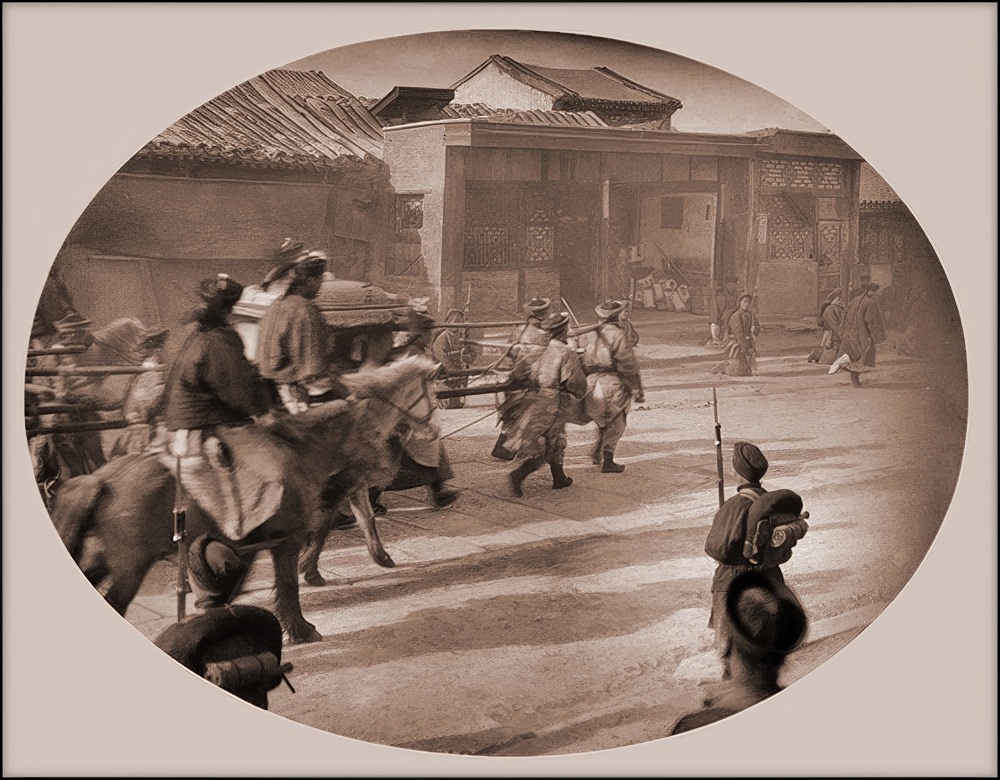 The Qing court's return, the Empress Dowager, 1902.