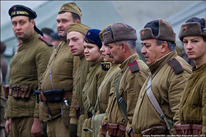 Red Tide Rising: Vintage Photos of The Red Army in the Autumn of 1943