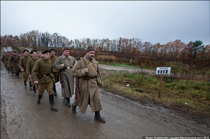 Red Tide Rising: Vintage Photos of The Red Army in the Autumn of 1943