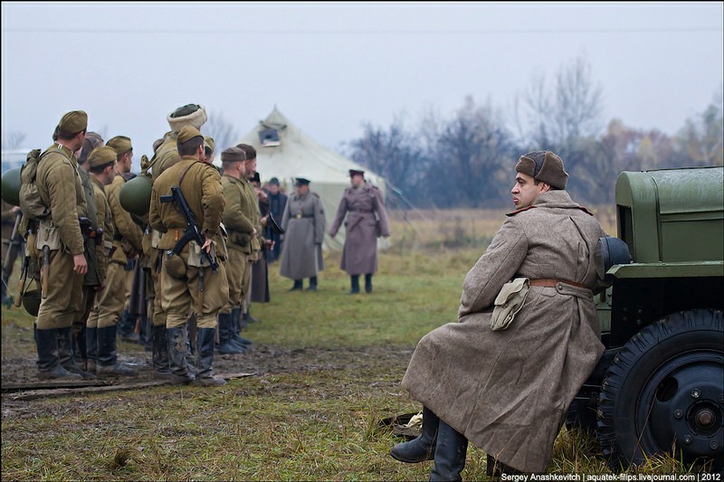 Red Tide Rising: Vintage Photos of The Red Army in the Autumn of 1943