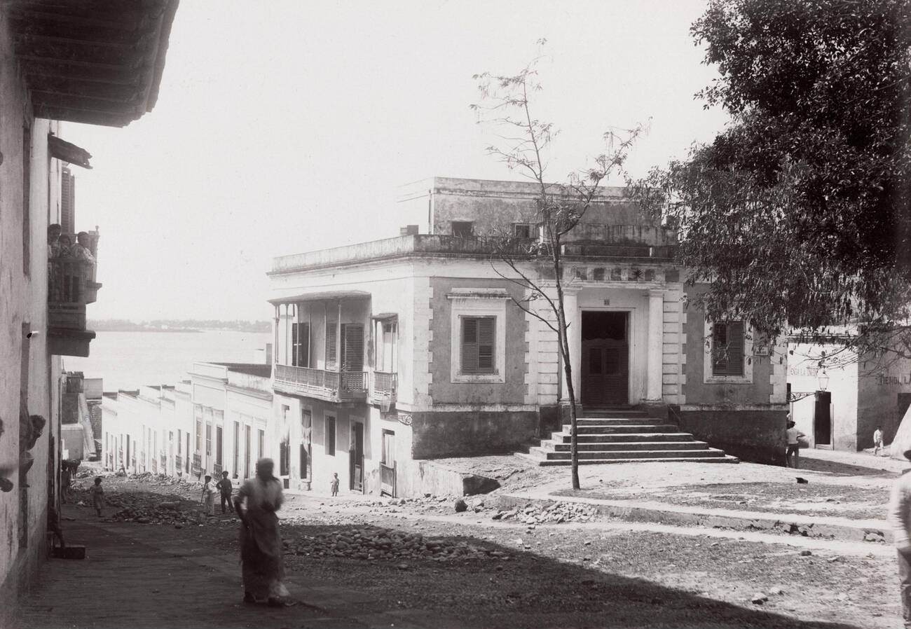 A street scene in San Juan, Puerto Rico, 1900.