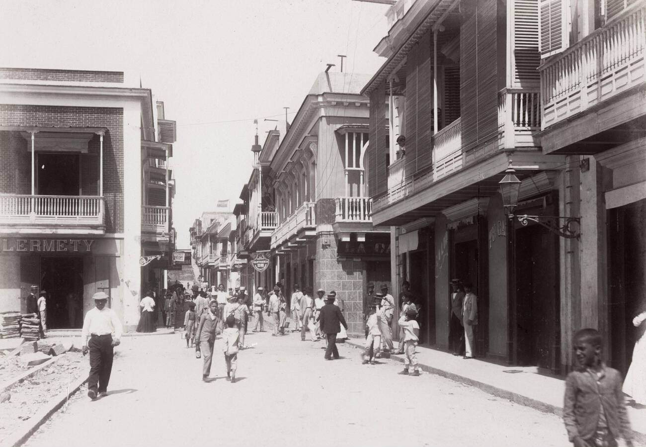 A street scene in San Juan, Puerto Rico, 1900.