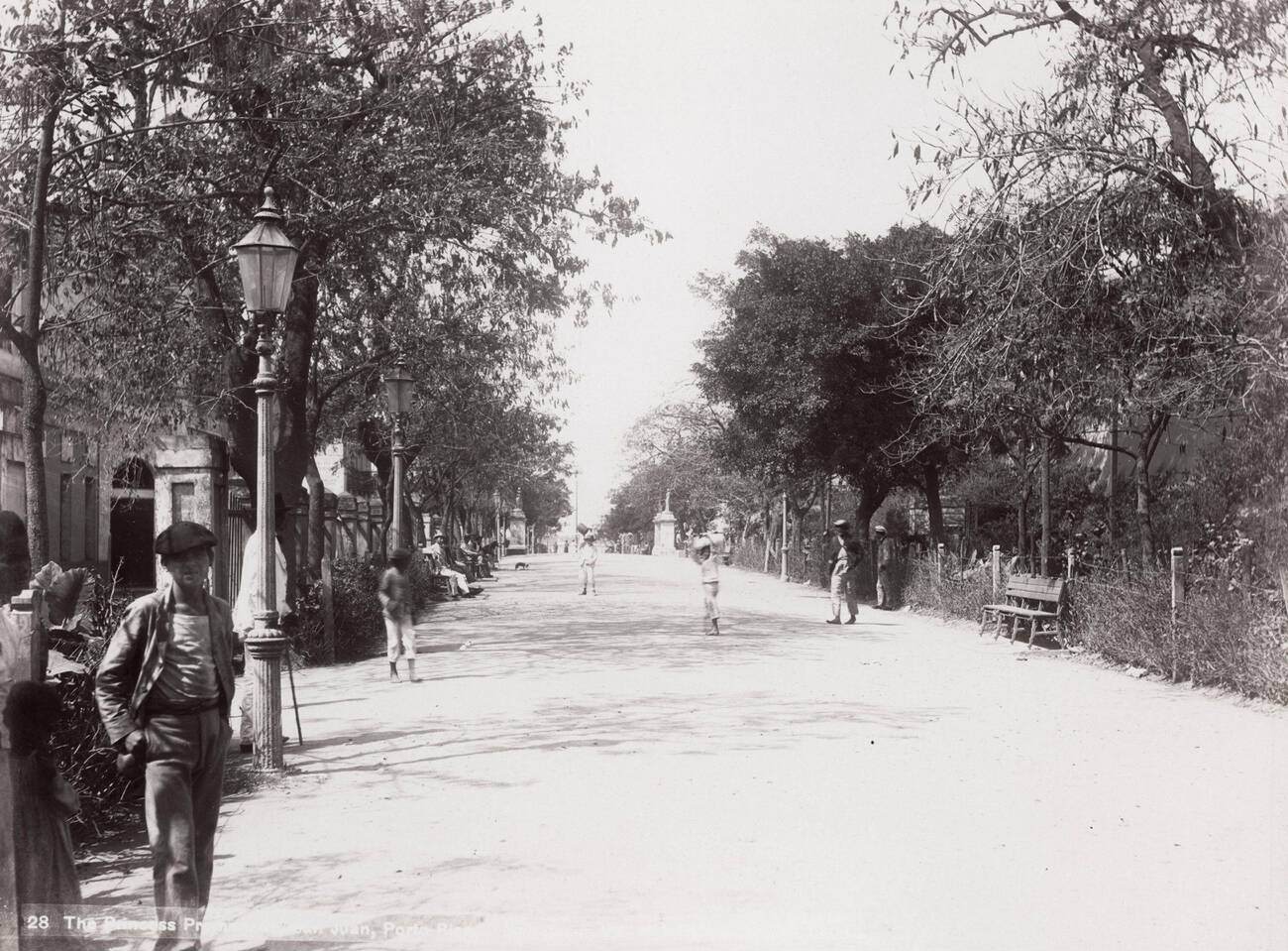 Paseo de la Princesa (Princess Promenade) in San Juan, Puerto Rico, 1900.