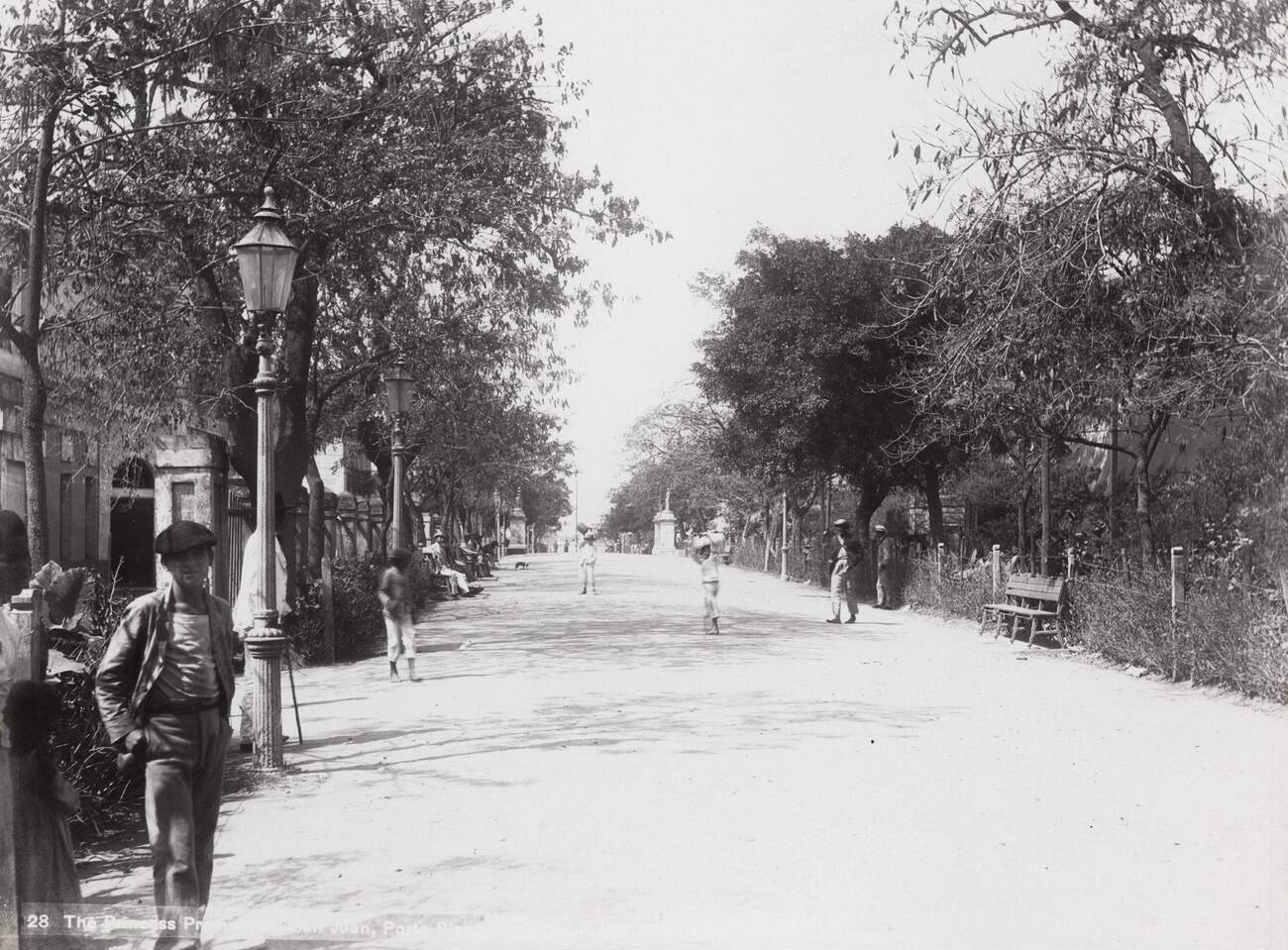 Paseo de la Princesa (Princess Promenade) in San Juan, Puerto Rico, 1900.