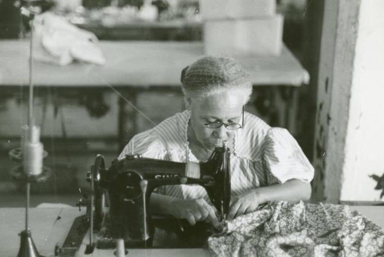 The Everglades needlework factory, San Juan, Puerto Rico, 1900s