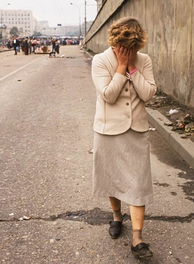 A Photographic Journey Through the Everyday Life of Soviet Russia in 1990