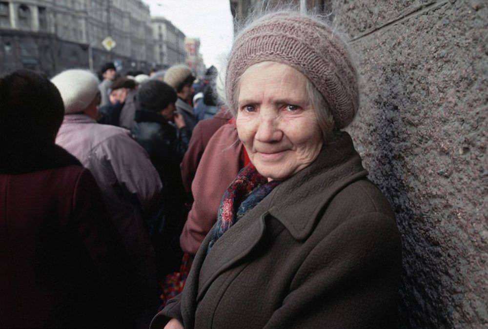 A Photographic Journey Through the Everyday Life of Soviet Russia in 1990