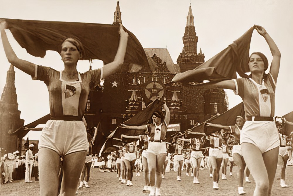 Strong Bodies, Strong Will: Vintage Photos of Soviet Sport Girls in the 1930s