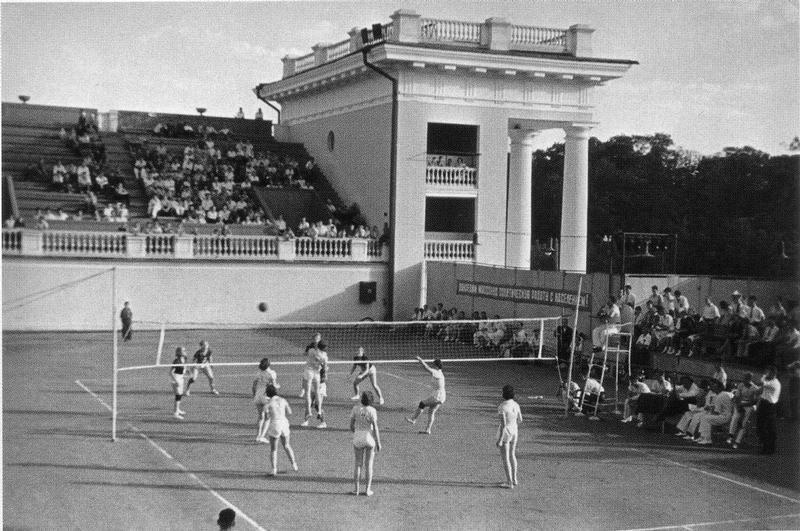 Strong Bodies, Strong Will: Vintage Photos of Soviet Sport Girls in the 1930s