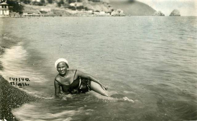 Strong Bodies, Strong Will: Vintage Photos of Soviet Sport Girls in the 1930s