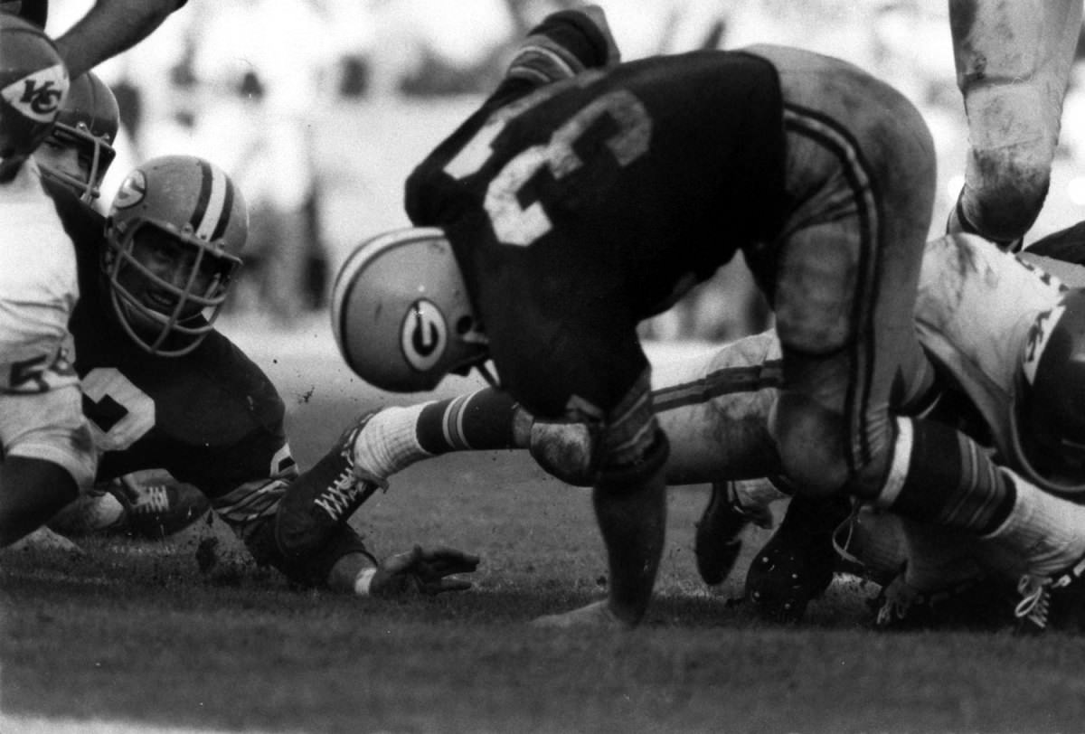 Jim Taylor, Super Bowl I, 1967. Packer lineman at left is the great Fuzzy Thurston