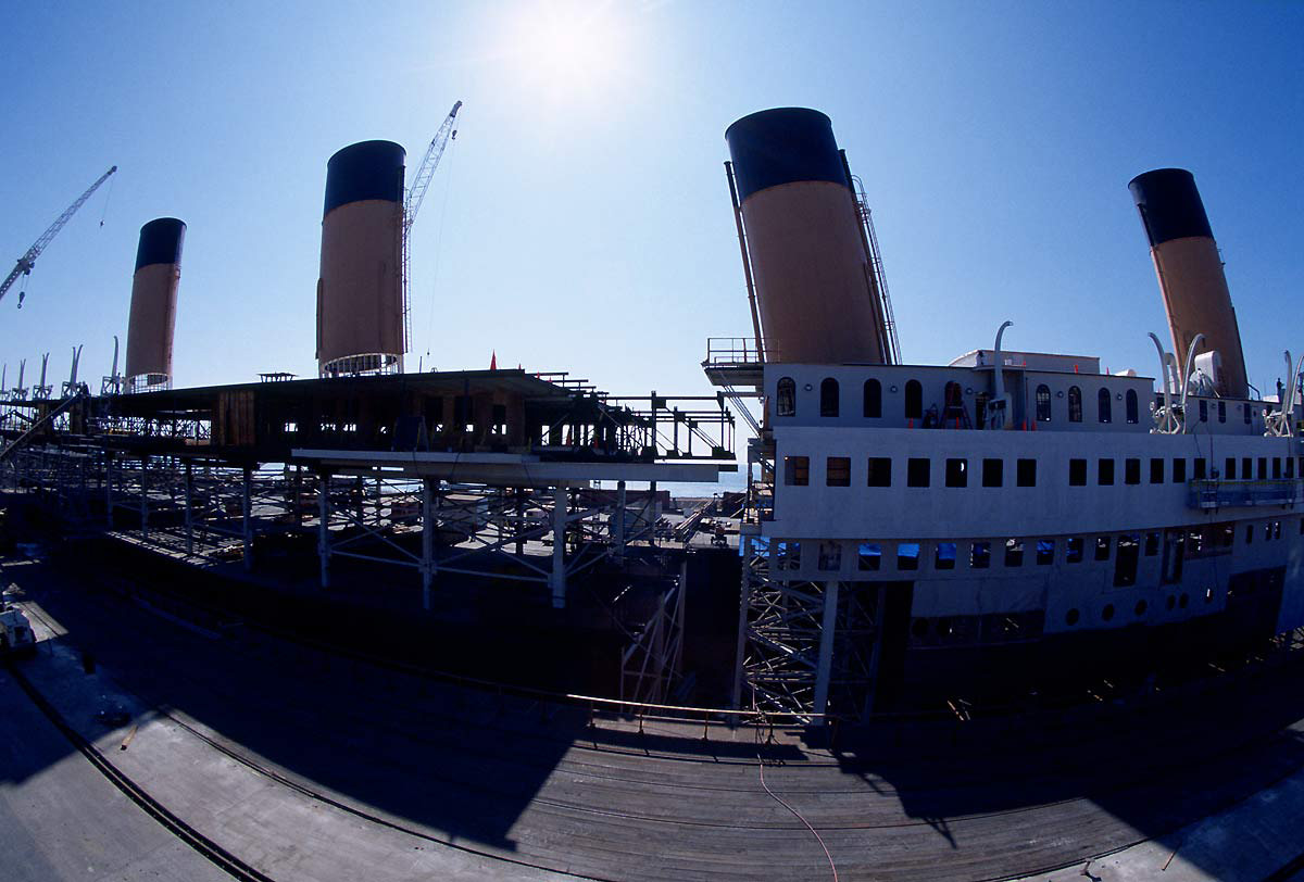 The Monumental Production and Behind the Scenes Photos of Titanic 1997