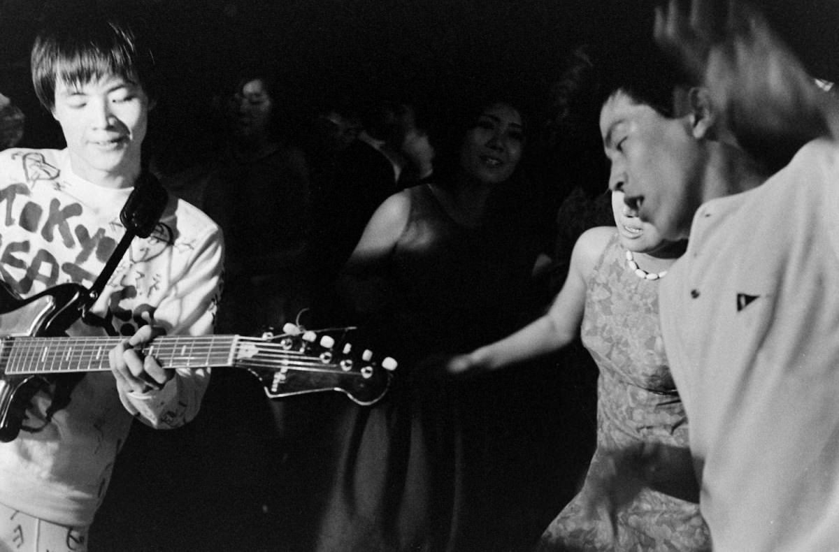 Caught in the Beatlemania Wave: The Story of the Tokyo Beatles in the 1960s