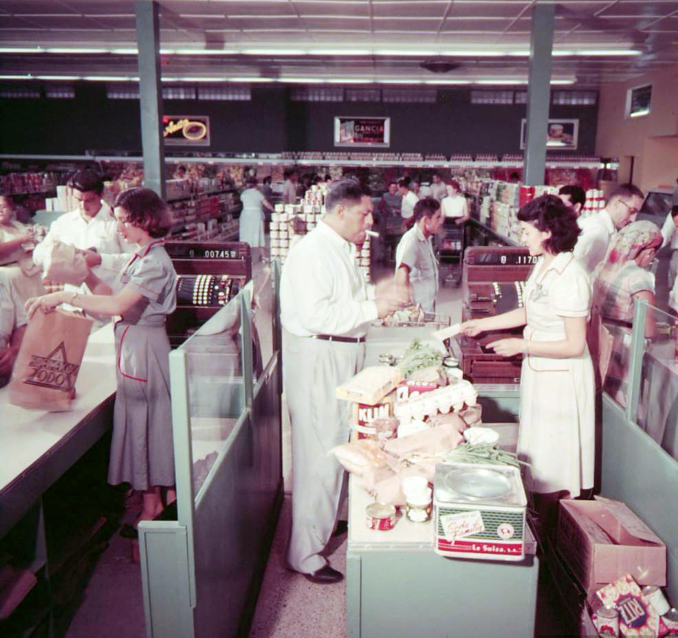 Everyday Life of Venezuela in 1953 through these Vintage Photos