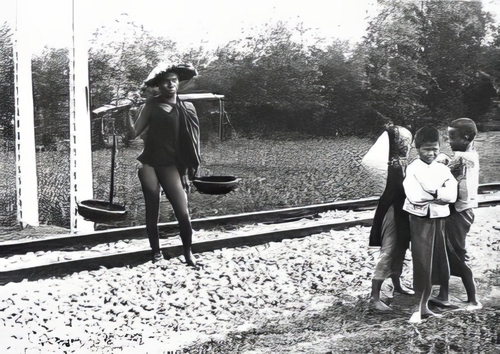 Everyday Life in 1920s Vietnam: A Glimpse into the Past through the Lens of Charles Peyrin