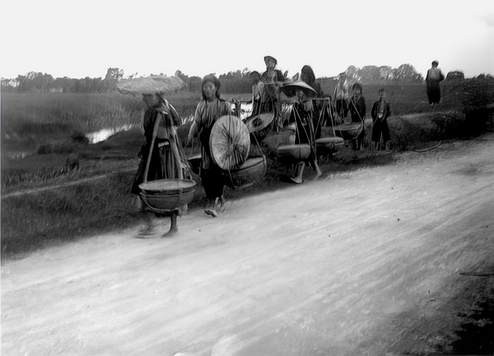 Everyday Life in 1920s Vietnam: A Glimpse into the Past through the Lens of Charles Peyrin