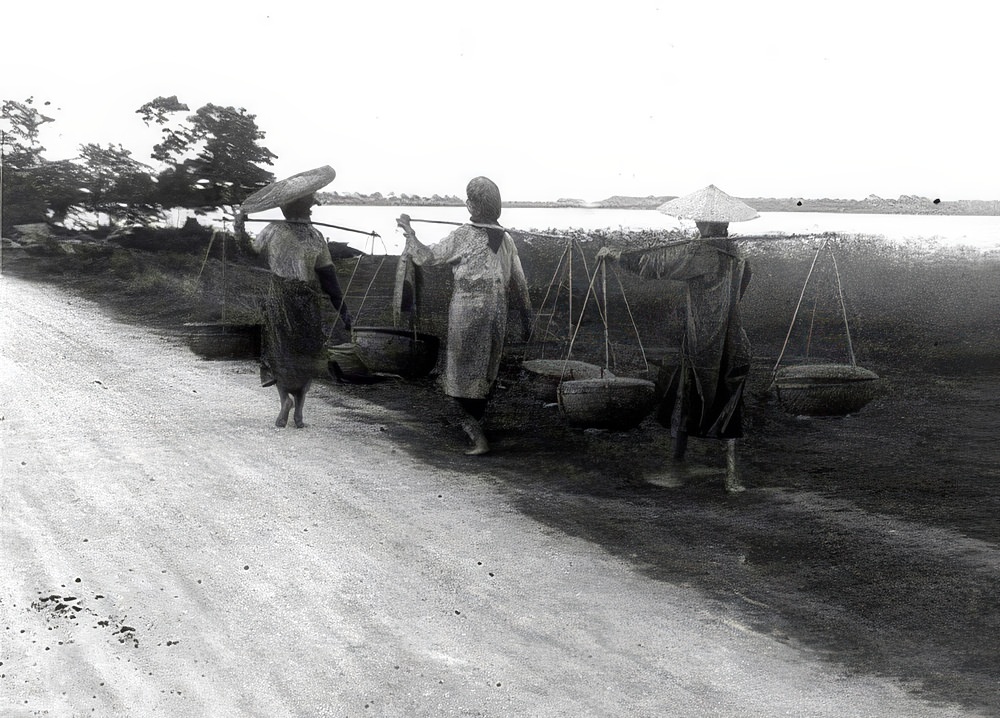 Everyday Life in 1920s Vietnam: A Glimpse into the Past through the Lens of Charles Peyrin