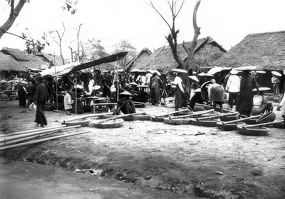 Everyday Life in 1920s Vietnam: A Glimpse into the Past through the Lens of Charles Peyrin