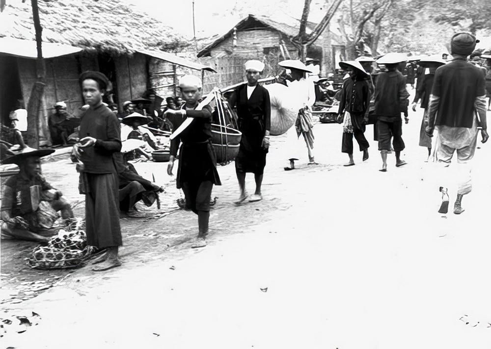 Everyday Life in 1920s Vietnam: A Glimpse into the Past through the Lens of Charles Peyrin