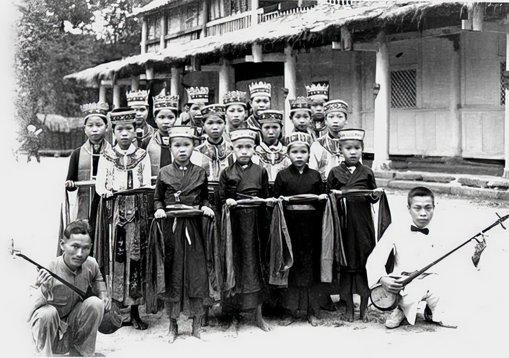 Everyday Life in 1920s Vietnam: A Glimpse into the Past through the Lens of Charles Peyrin