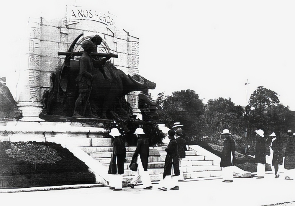 Everyday Life in 1920s Vietnam: A Glimpse into the Past through the Lens of Charles Peyrin