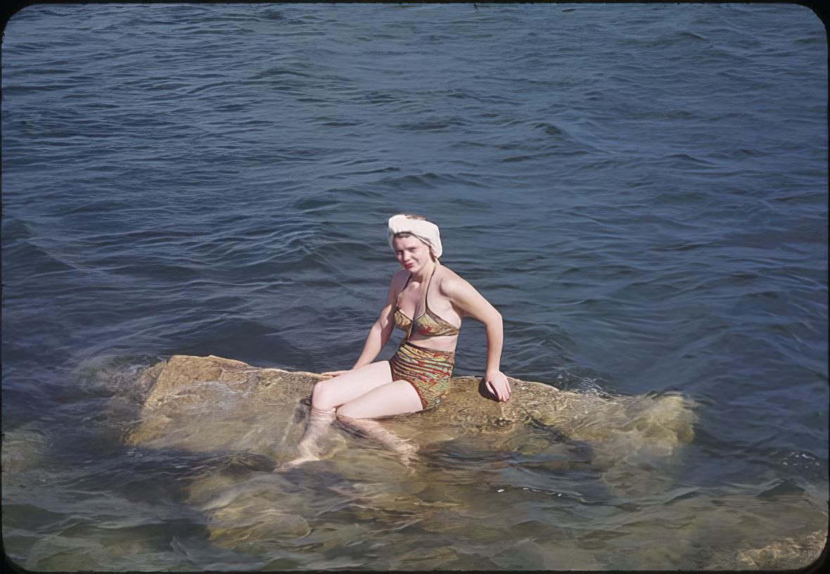 Beach Styles: What Women Wore on the Beaches in the 1940s