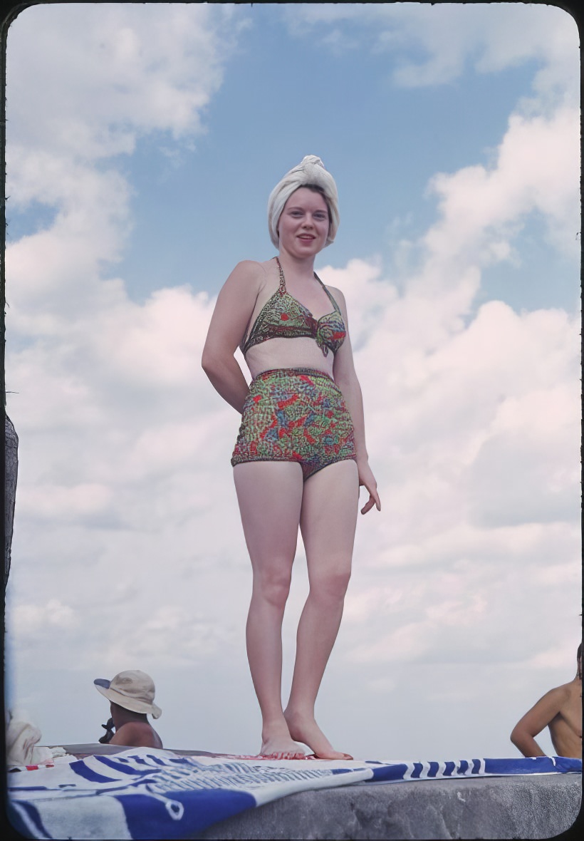 Beach Styles: What Women Wore on the Beaches in the 1940s