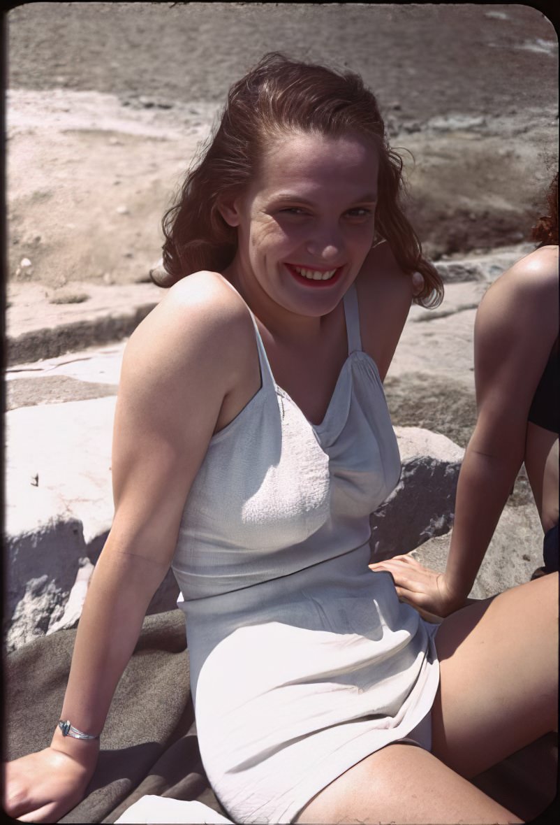 Beach Styles: What Women Wore on the Beaches in the 1940s