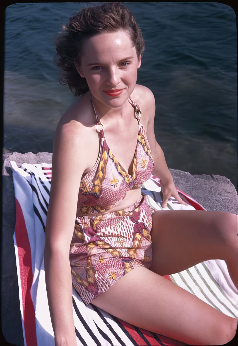 Beach Styles: What Women Wore on the Beaches in the 1940s