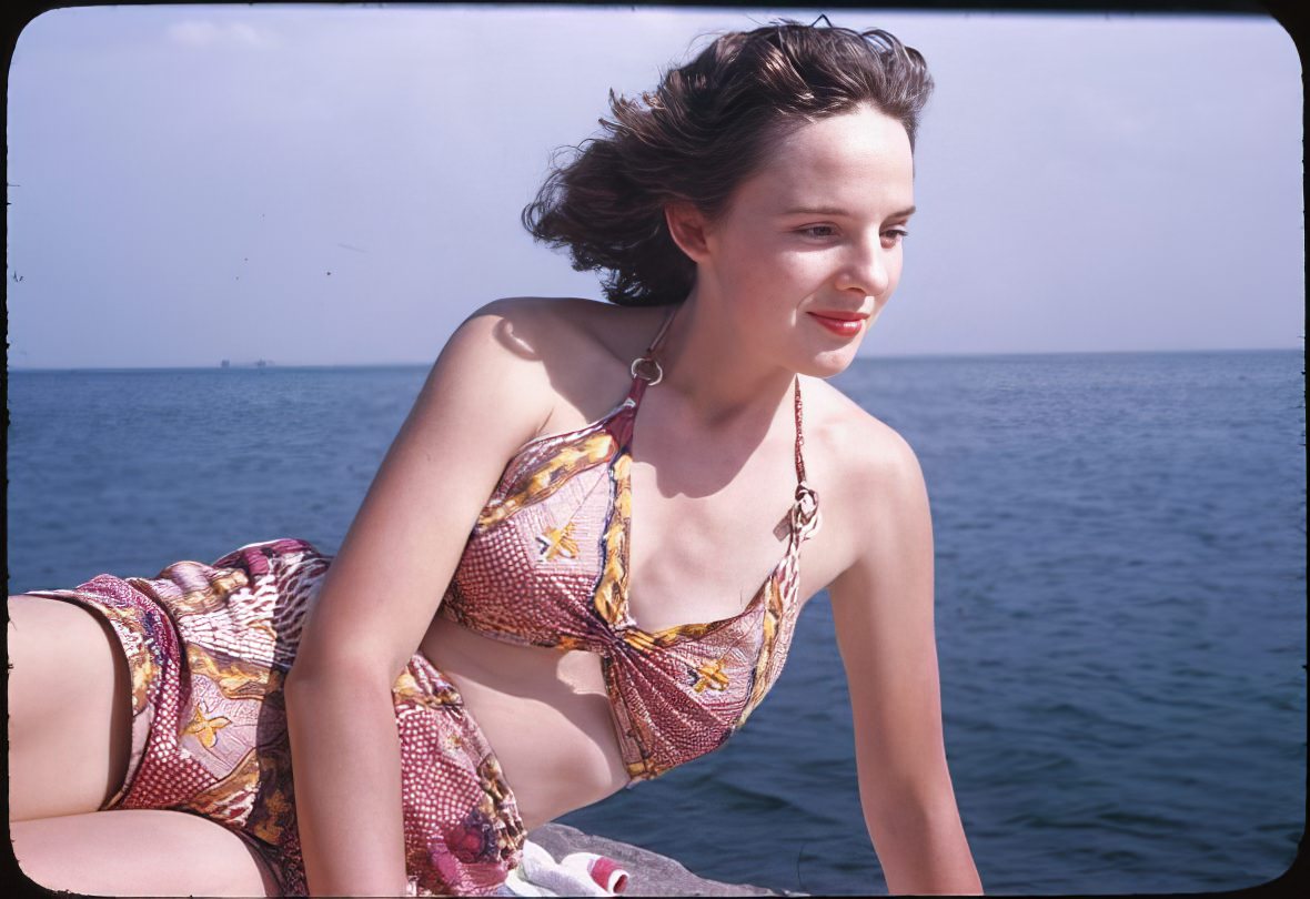 Beach Styles: What Women Wore on the Beaches in the 1940s