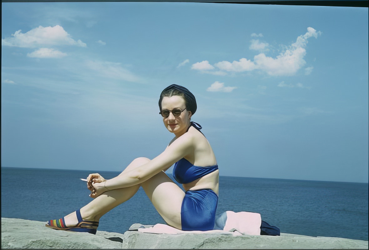 Beach Styles: What Women Wore on the Beaches in the 1940s