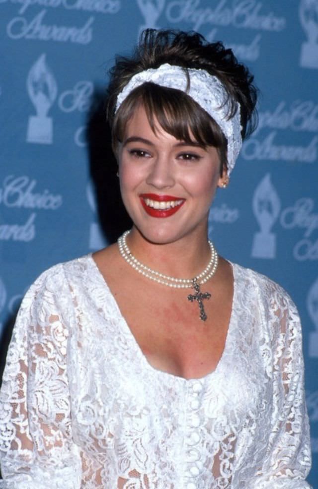 Fabulous Photos of a Young Alyssa Milano from her Early Career