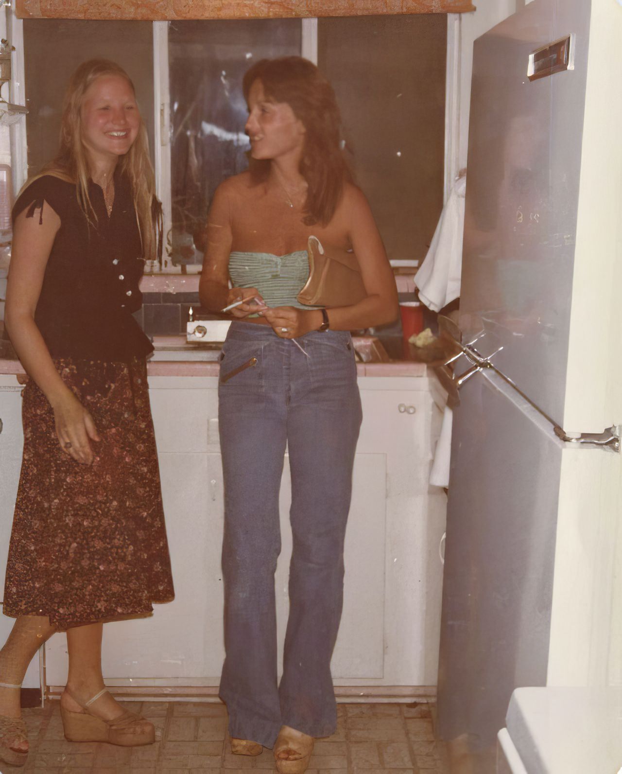 50 Cool Vintage Photos of Teenagers at Home from the 1970s