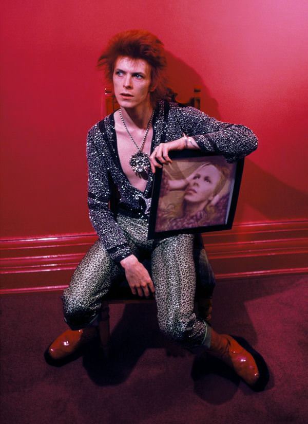 David Bowie Becomes Ziggy Stardust: The 1970s Transformation in Photos