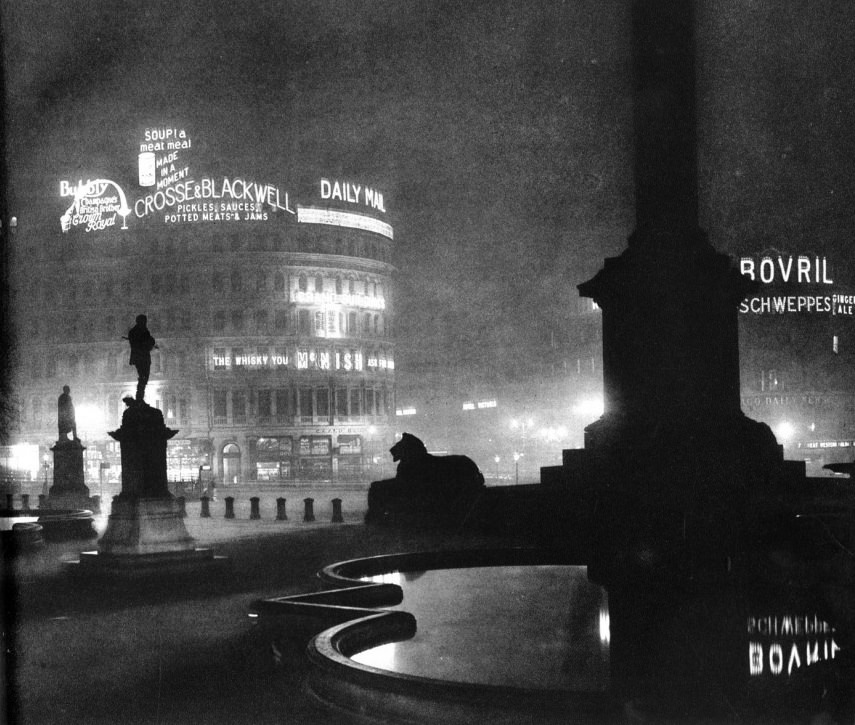 The Dark City: London, ca. 1930s.