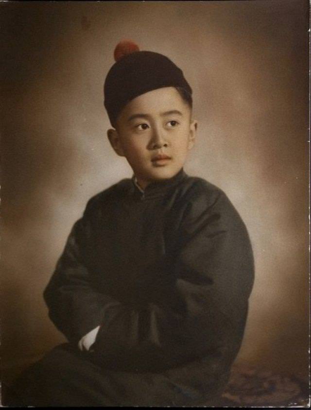 Stunning Shanghai Studio Portraits from the 1920s