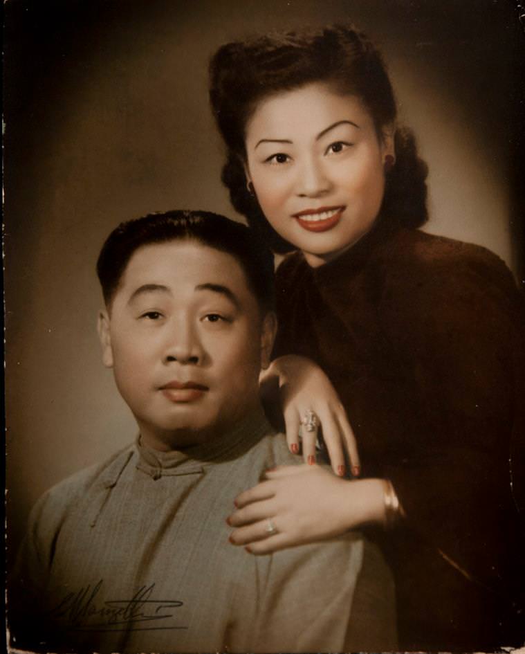 Stunning Shanghai Studio Portraits from the 1920s