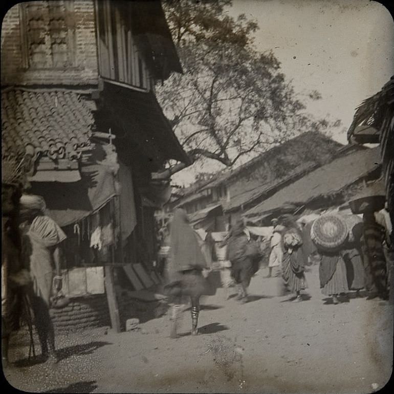 Busy street scene, India, 1890s.
